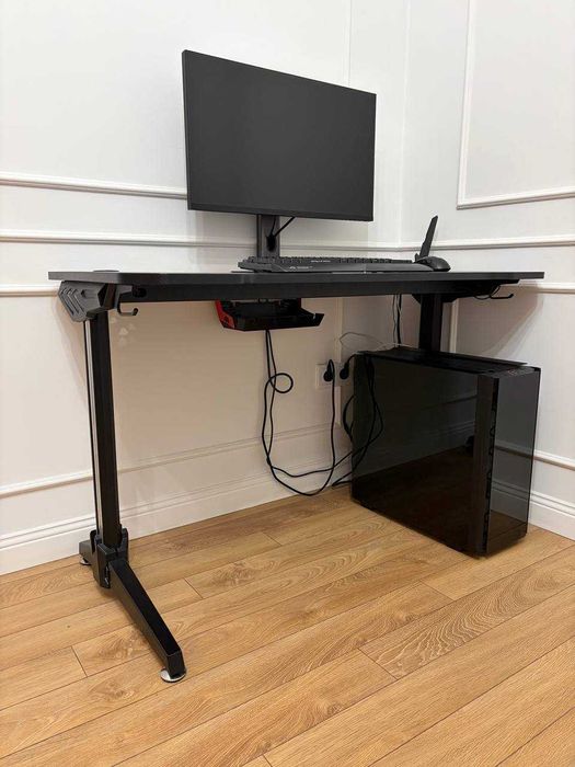 Игровой компьютерный стол Anda Seat