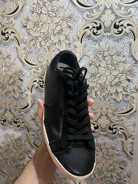 Golden goose grosi pe interior