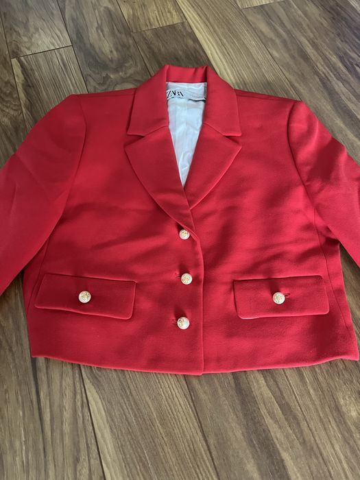 Късо червено сако Zara