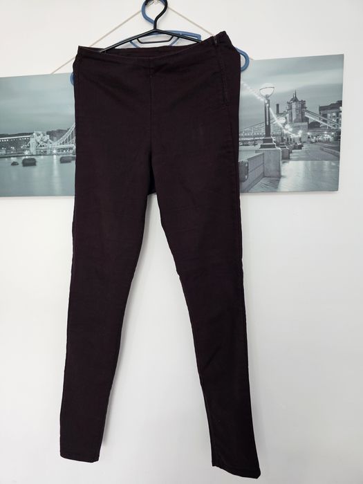 Pantaloni eleganți de dama vișinii H&M marime 38