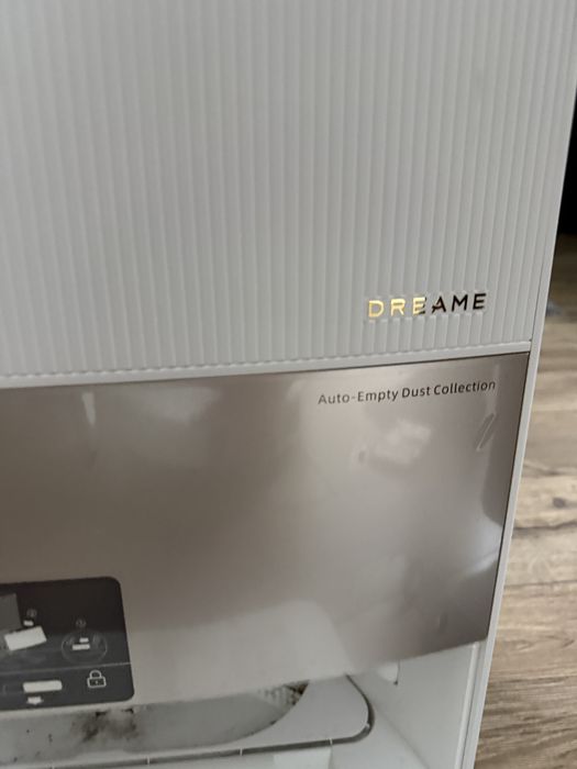 Продается робот пылесос Dreame