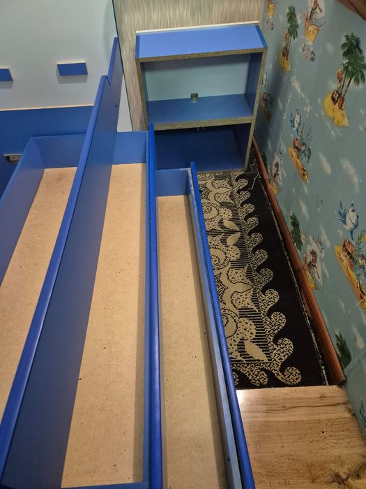 Продам кровать размер 180*80 с матрацем