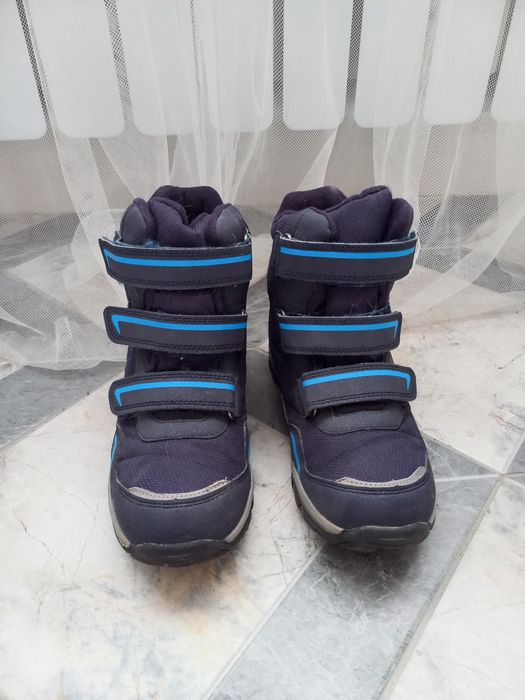 Продам зимнте ботиночки для мальчика р.34