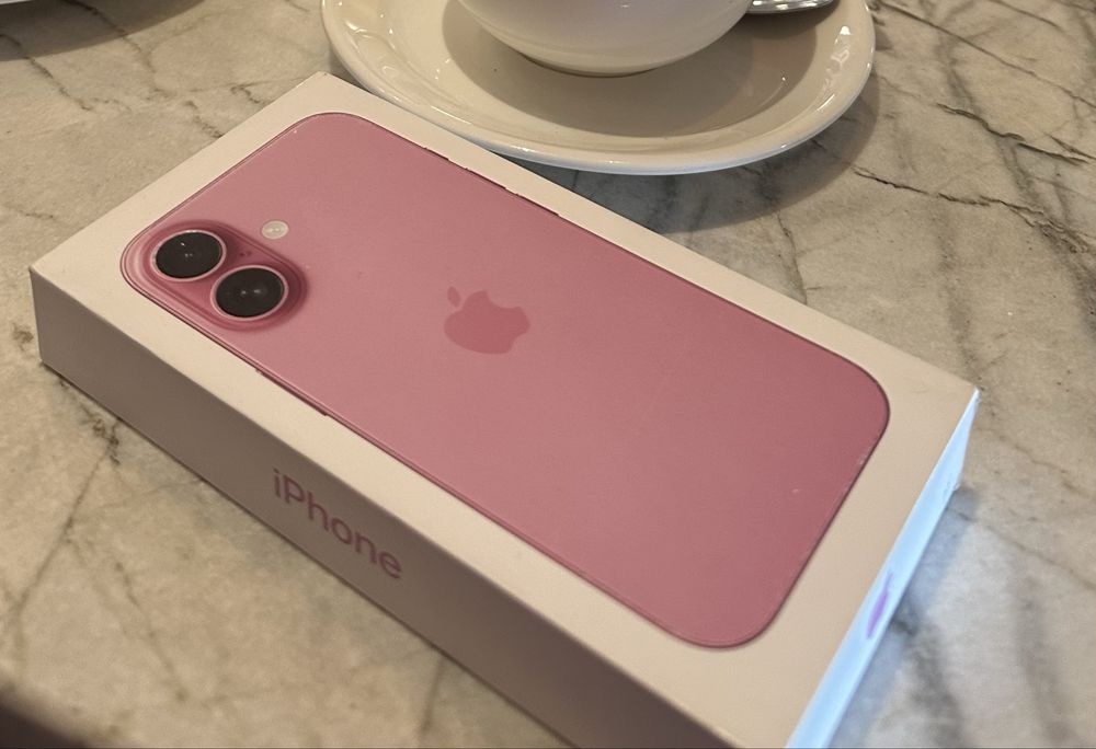Продам iphone 16 128gb новый запечатанный