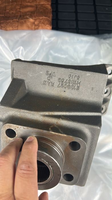 Опора редуктора John Deere H136759