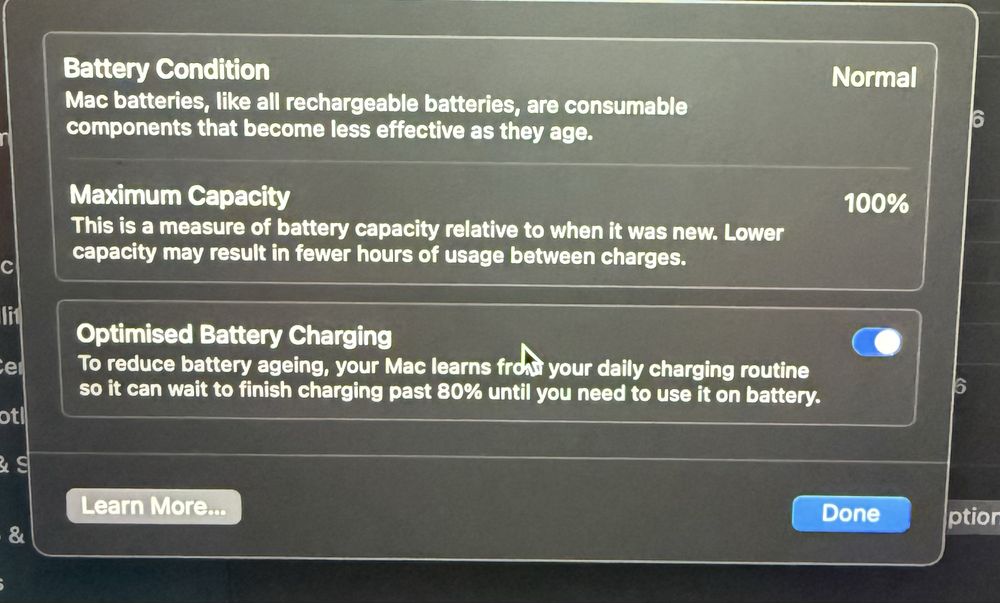 Macbook 15” 2023 (кутия и зарядно + подарък мишка)