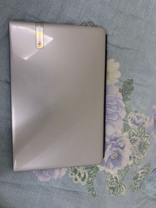 Notebook srochno sotiladi 12/1TB