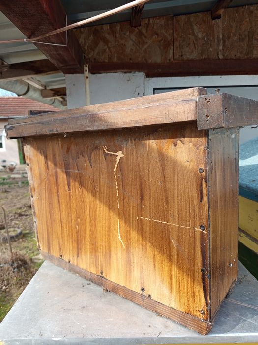 Продавам кошери за пчели