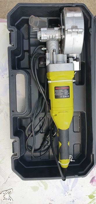 Vând Masina de taiat beton cu 5 discuri