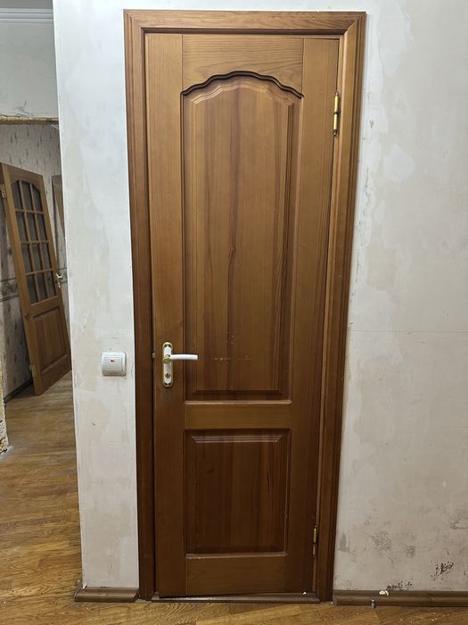 Продам двери деревянные