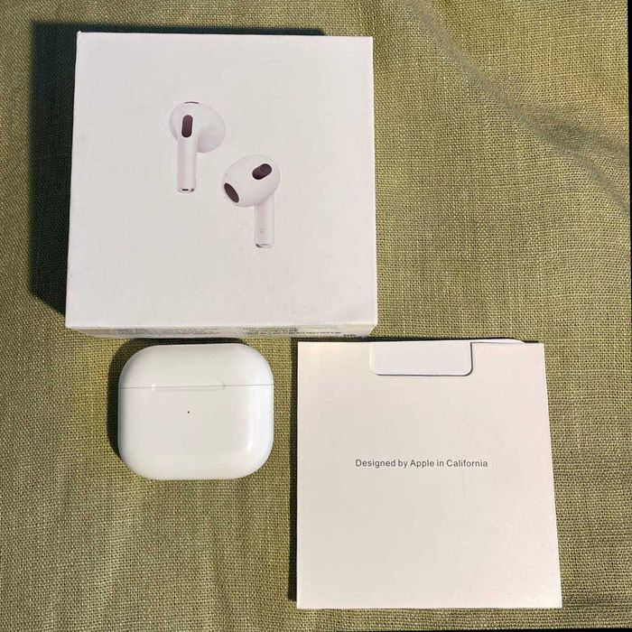 Слушалки AirPods 3 като нови