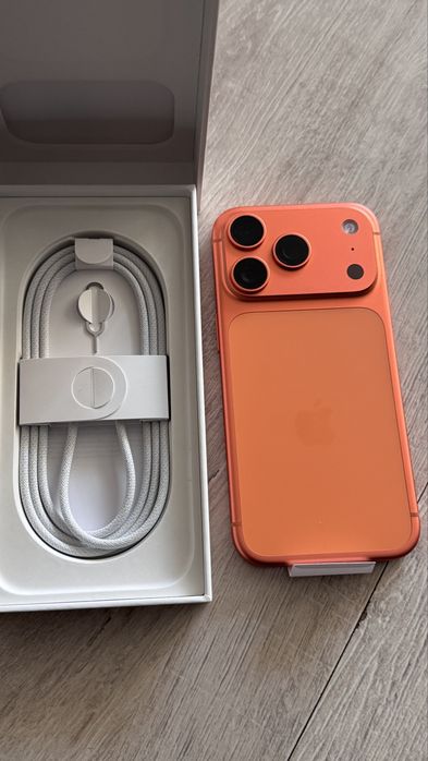 Iphone 17 pro 256 orange