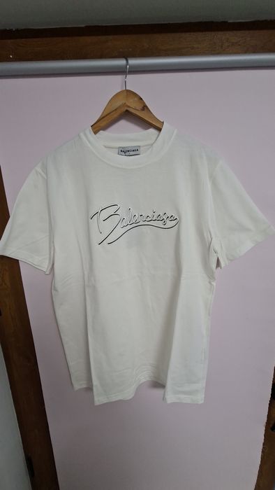 Tricouri de  barbati diferite dimensiuni modele si culori