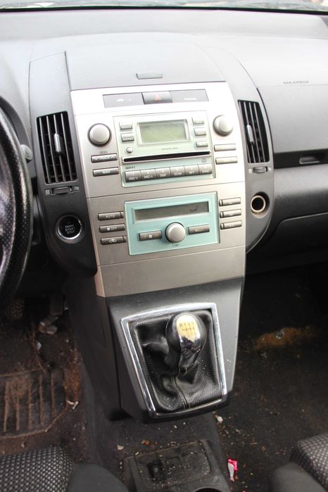 Тойота Корола Версо  2.0D-4D 177 кс само на части Toyota Collora Verso