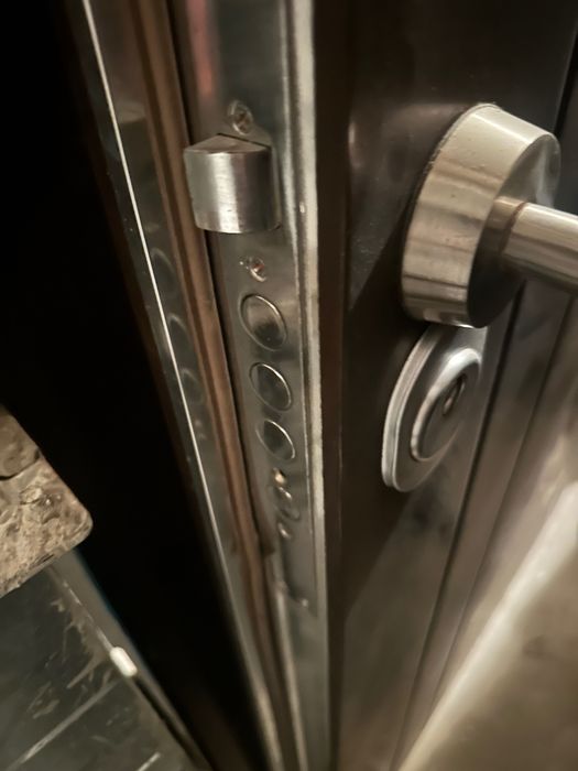 Врата входна апартаментна