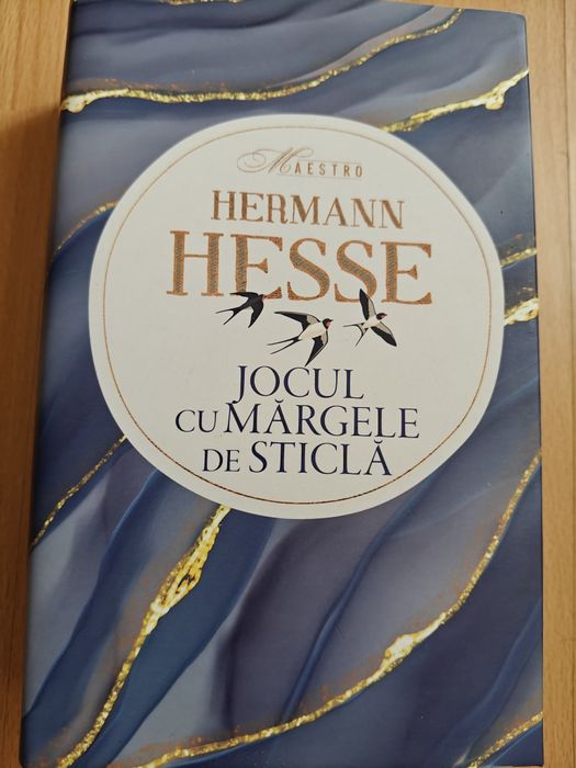 Carte Jocul cu margele de sticla