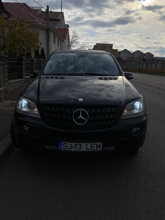 Vând mercedes Ml 320!