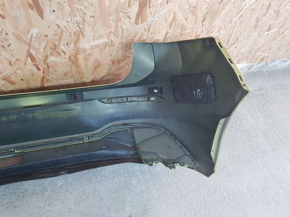 Bara spate VW Golf 8 an 2020-2023