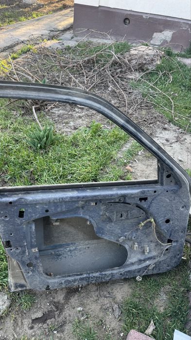Дверь Е34 Перед левое
