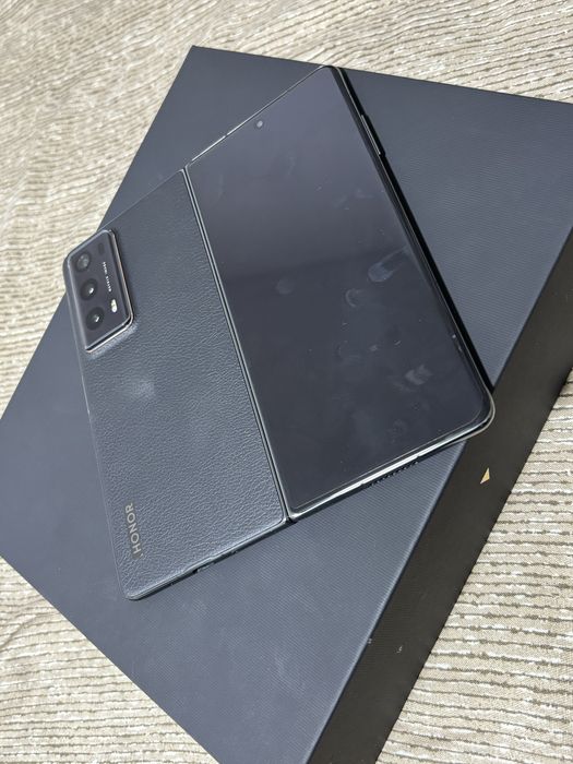 Honor magic V2 ca nou