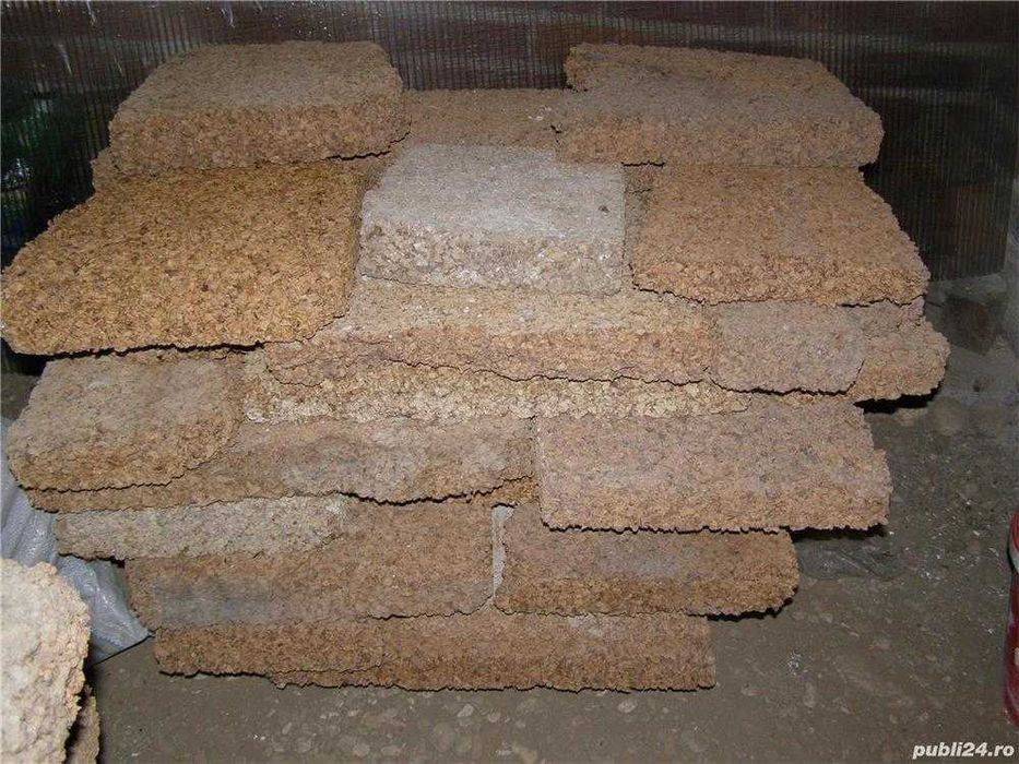 Pluta naturala aglomerata, diverse bucati ramase, grosime 5 cm /schimb