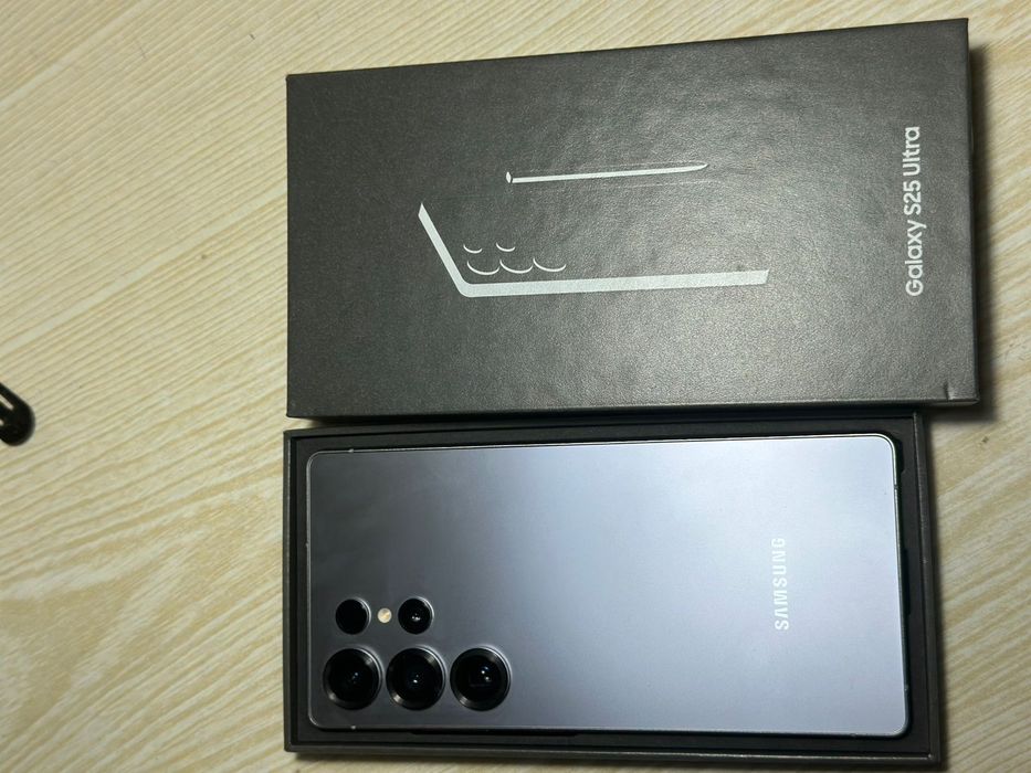 Продам Samsung S25Ultra 256gb.