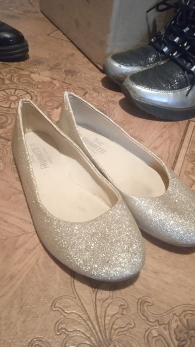 Продам туфли и балетки