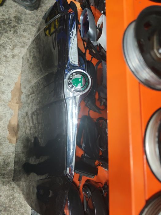 Преден капак Škoda Superb