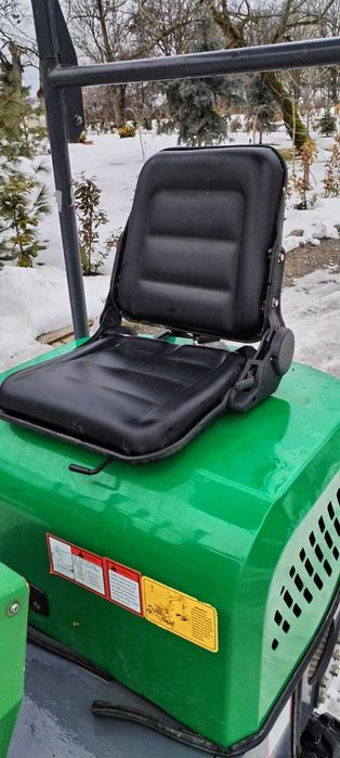 Mini excavator Attack de uz personal