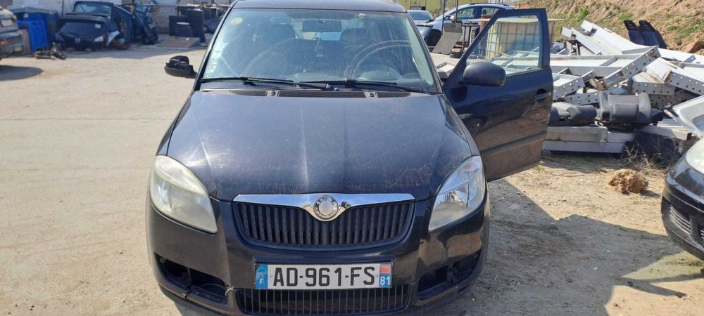 Piese Skoda fabia 2 2009 motor 1.4 TDI 3 pistoane cod BNV capota , usi