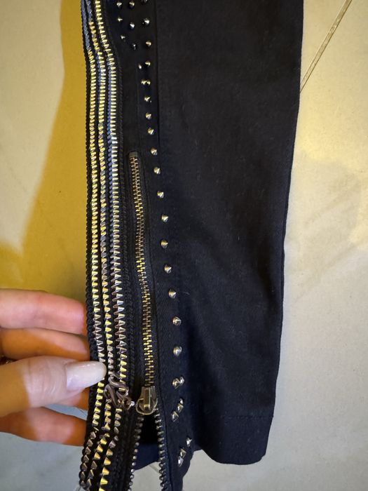 Blugi negri cu accesori mar 38