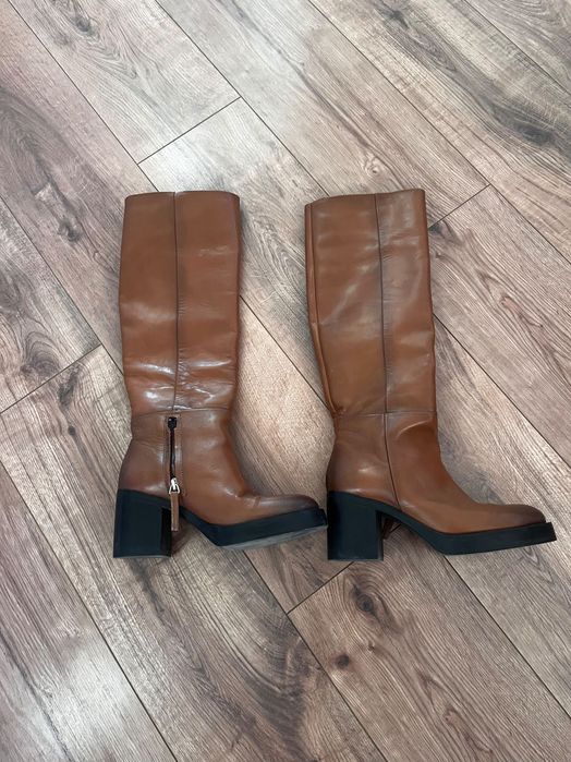 Кожени ботуши Зара