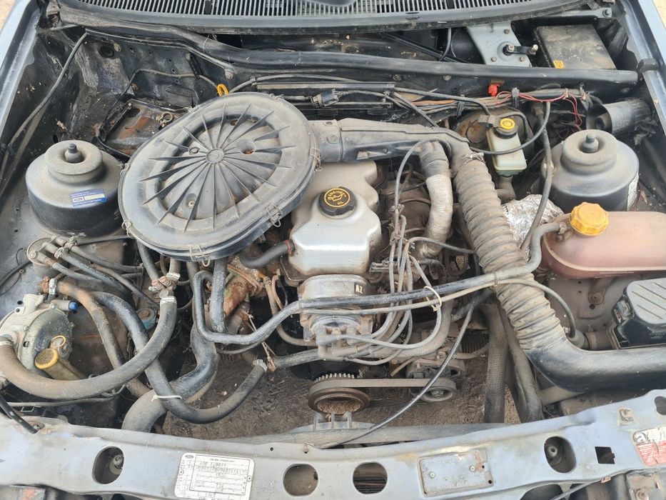 Форд Сиера 1.8,бензин на части. Ford Sierra.