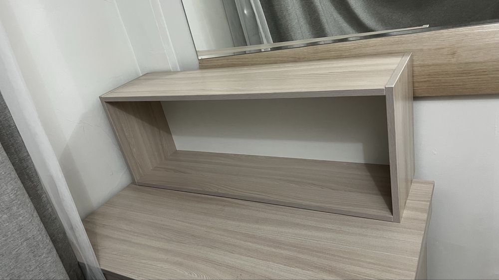 Шкаф, полка, зеркало