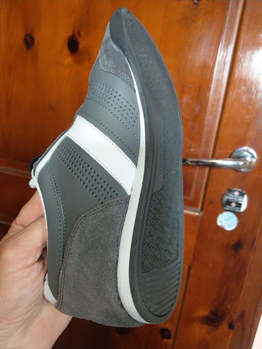 Tommy Hilfiger 43нм. 28,0см.