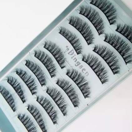 Комплект мигли на лента с подарък