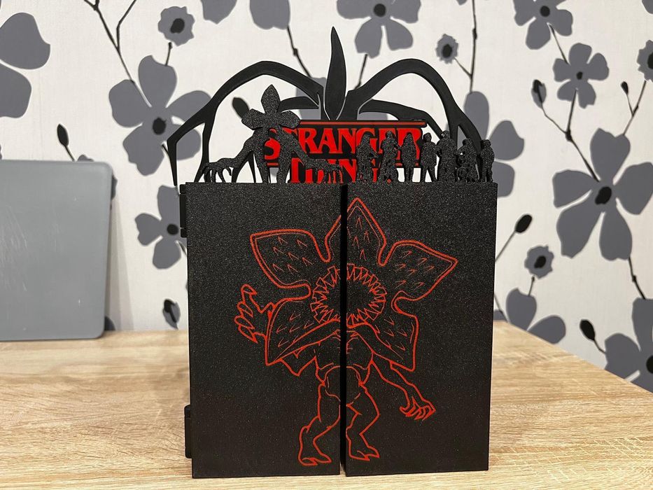 Stranger Things Kinder joy Suport