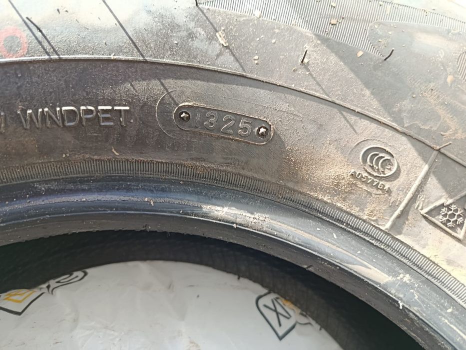 Продам зимнюю резину 235/75 R15