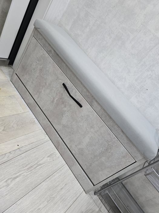 Продаю уголок для обуви