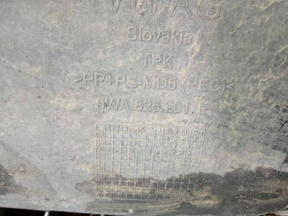 Scut suspensie stanga 5wa825201e Volkswagen VW Golf 8  [din 2020 pana