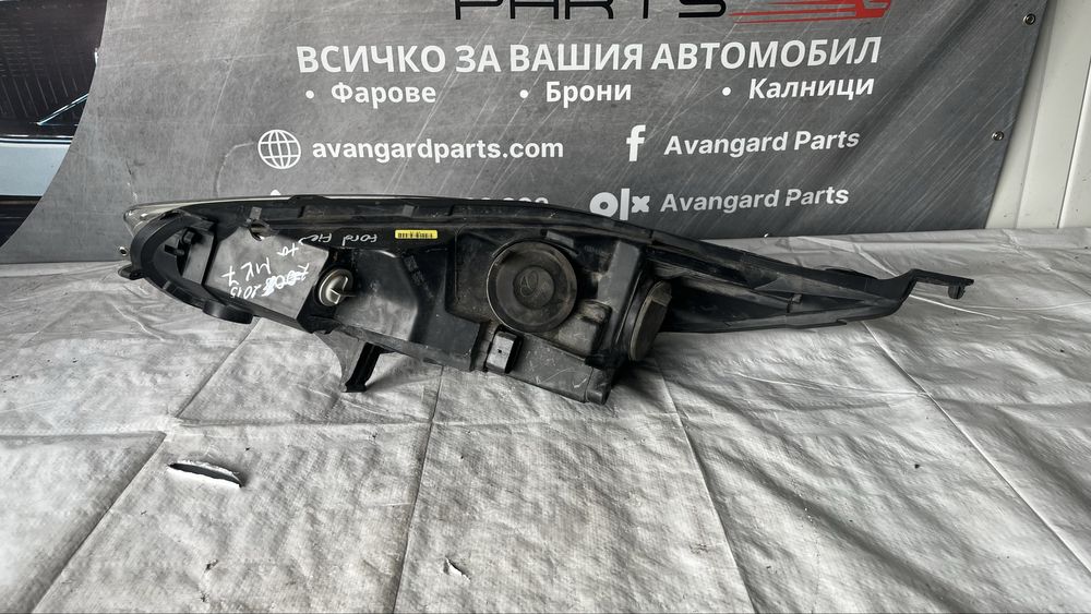 2 броя десен фар Ford Fiesta