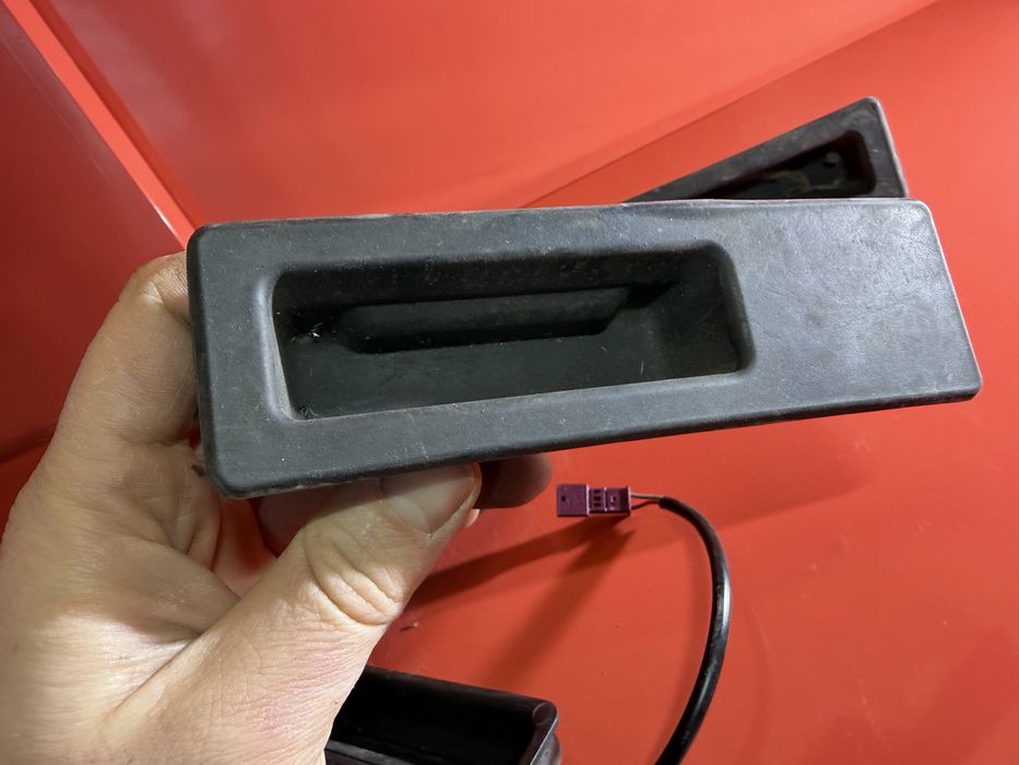 Бутони за отваряне на заден капак за BMW Е6х, е8х, е9х, е70, ф10, ф11