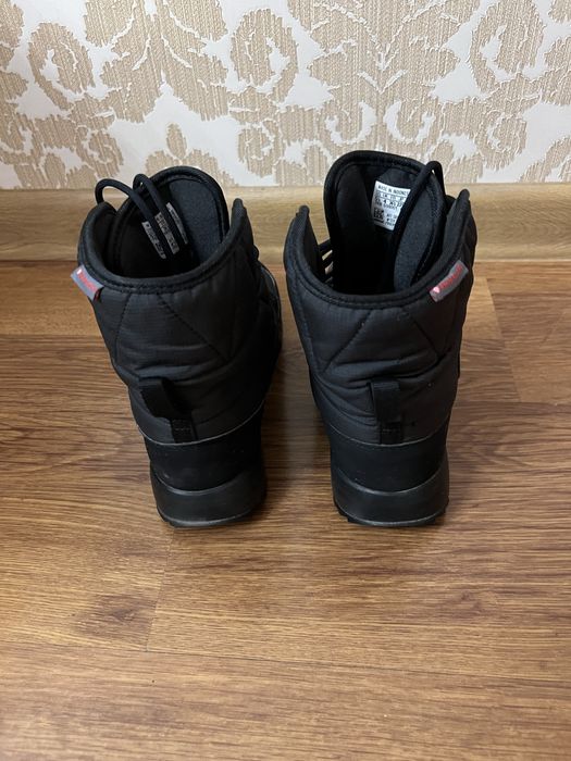 Продам кроссовки