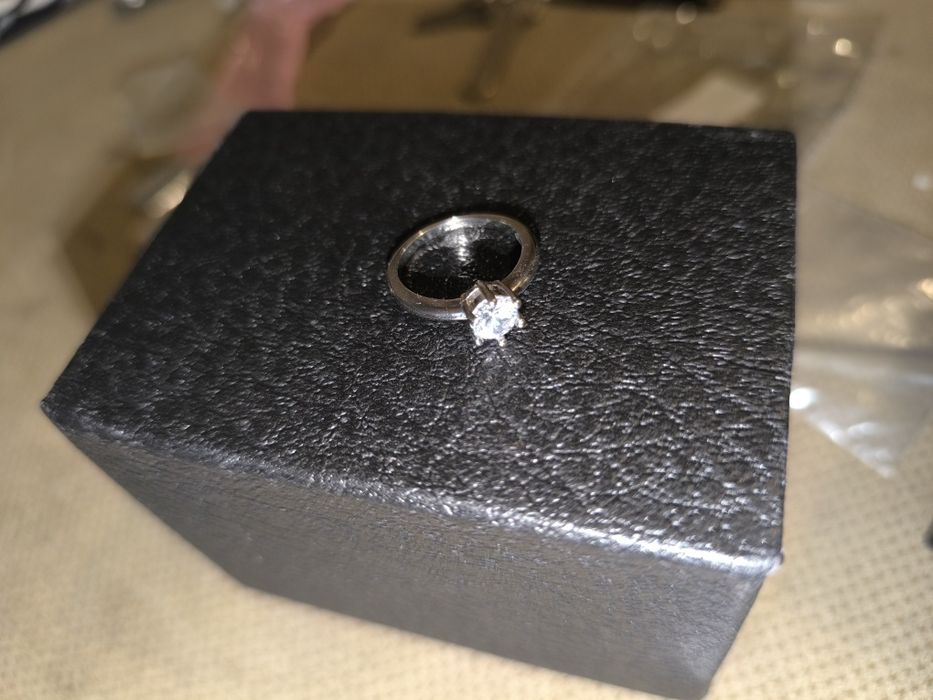 Комплект обеци, колие и пръстен с циркони