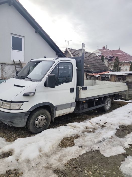 Vând Iveco deily carosat 2005