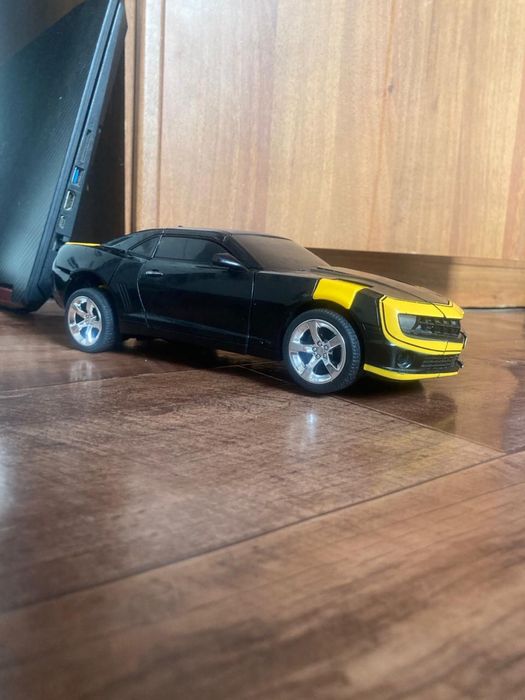 машина трансформер Бамблби