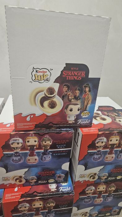 Киндер джой " очень странные дела "