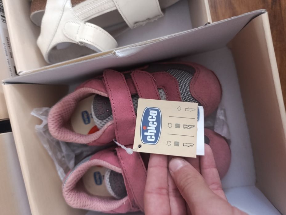 15 чифта детски обувки Chicco