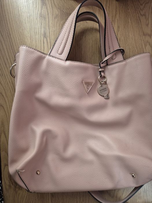 Чанта в цвят пудра Guess