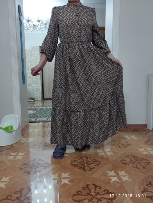 Продам платье с рукавами